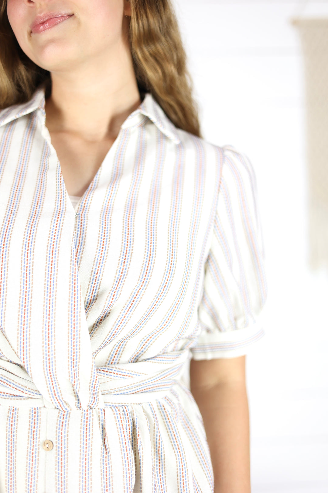 Vestido midi de rayas Denae - Crema