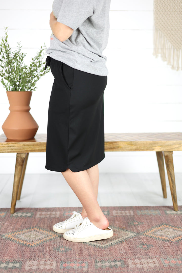 Mod Everyday Skirt- Black