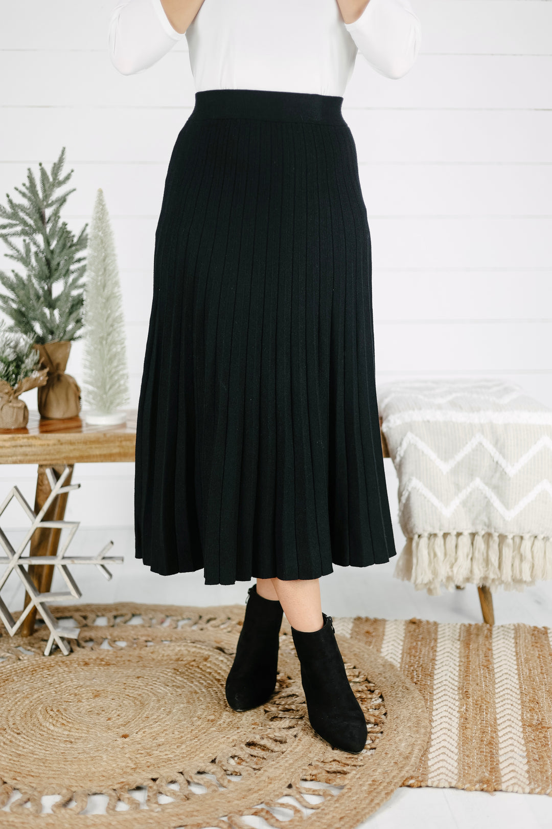 Adelia Pleated Sweater Skirt- Black