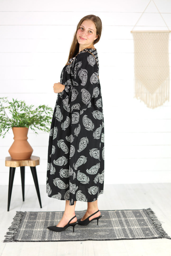 Elena Paisley Print Midi Dress- Black