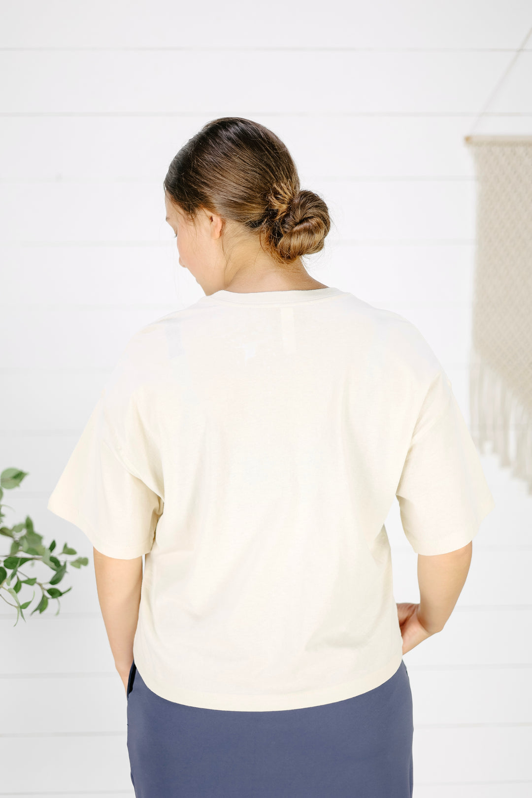 Dilly Dally Cropped Tee- Cream