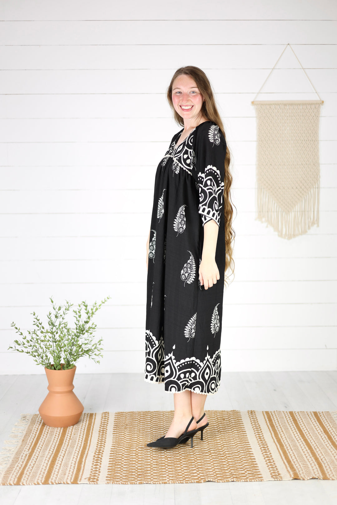 Gwen Paisley Midi Dress-Black