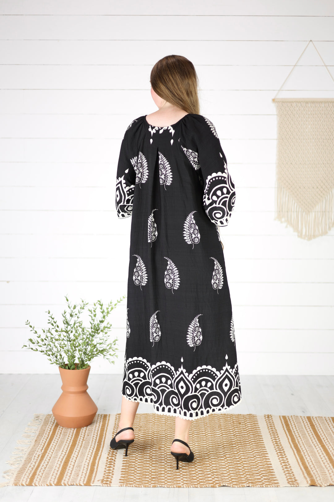 Gwen Paisley Midi Dress-Black
