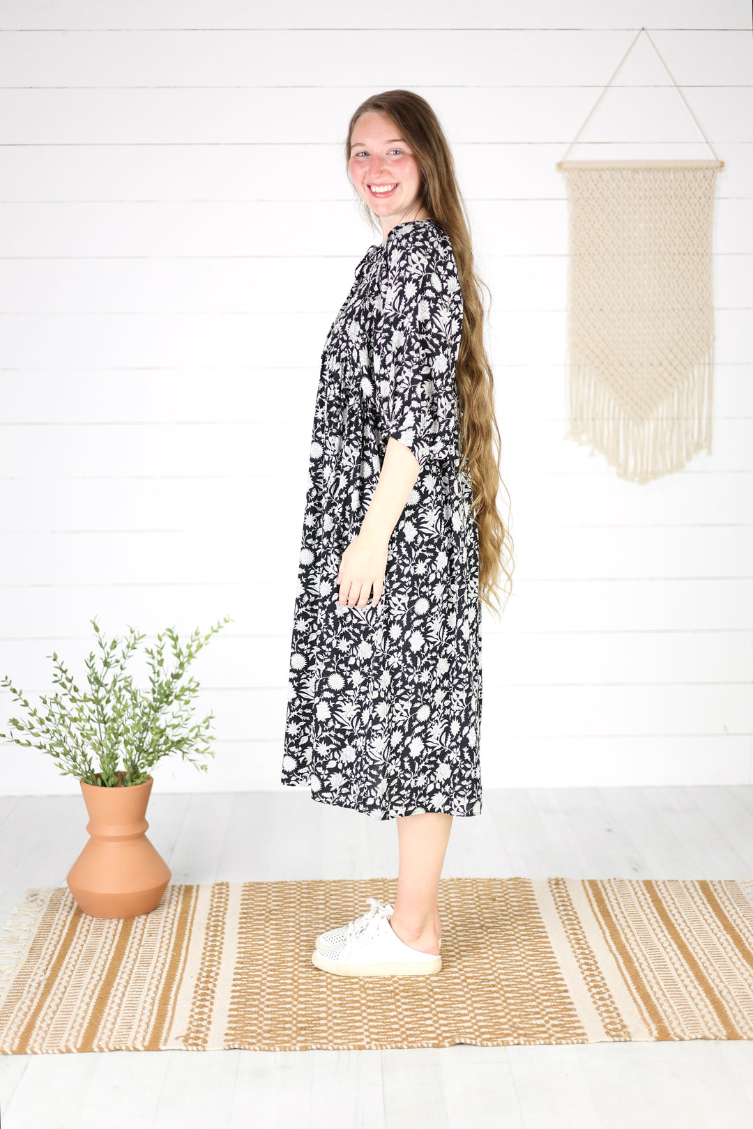 Hollis Floral Midi Dress- Black