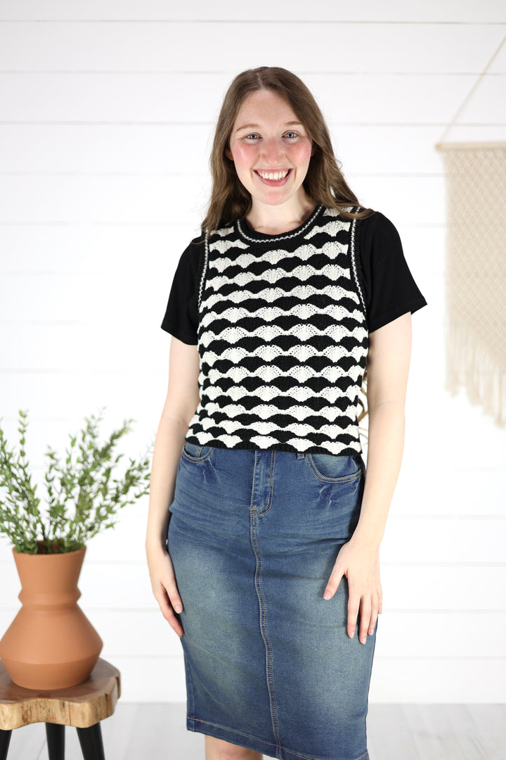 Greyson Scallop Vest- Black