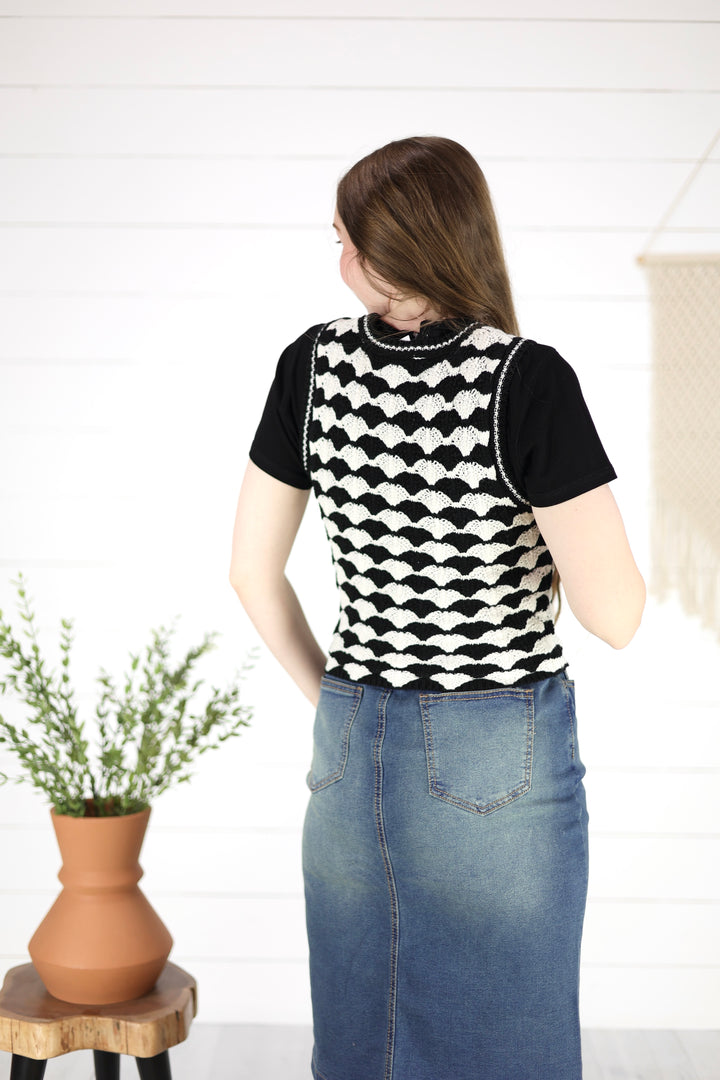 Greyson Scallop Vest- Black