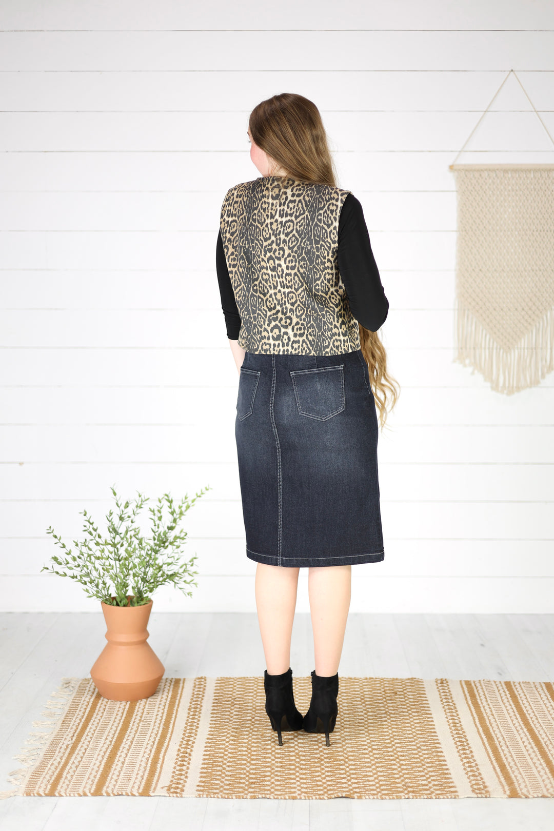Covington Leopard Print Vest- Black