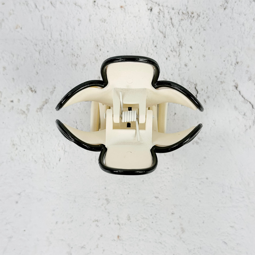 Daisy Flower Hair Clip – Black &amp; Cream