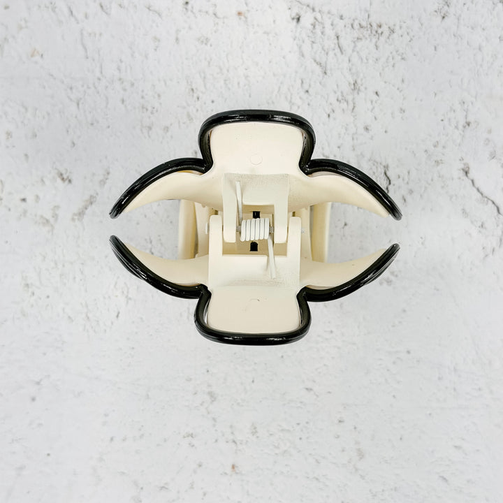 Daisy Flower Hair Clip – Black &amp; Cream