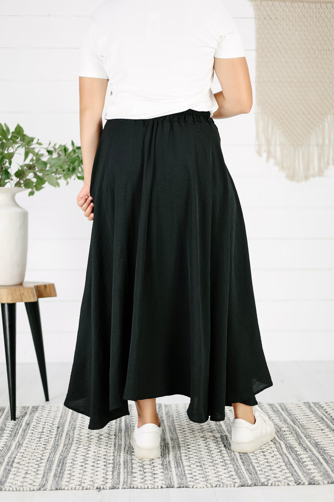 Everly Box Pleated Midi Skirt-Black