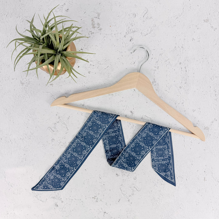 Kaylah Paisley Skinny Scarf – Blue